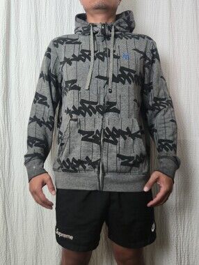 Zooyork Y2K Zip Sweater Hoodie
Mens Size Medium
